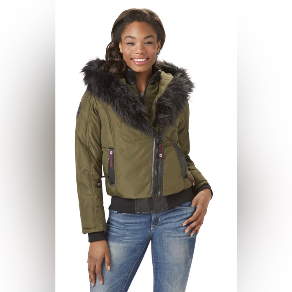 🌟Canada Weathergear Women’s Hooded Bomber Jacket🌟